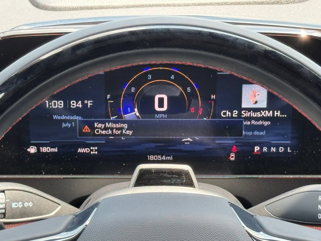Used 2025 Chevrolet Traverse RS w/ LPO, Floor Liner Package AWD/4WD image 3