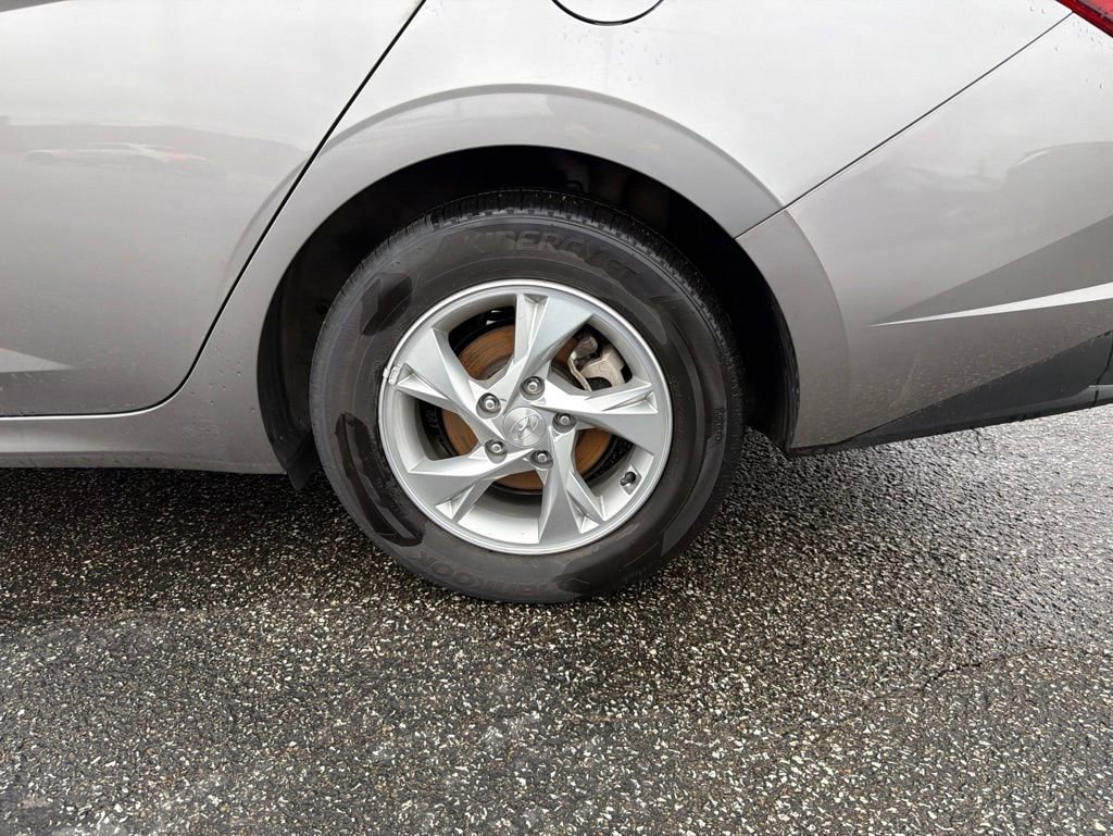 Certified 2023 Hyundai Elantra SE FWD image 12