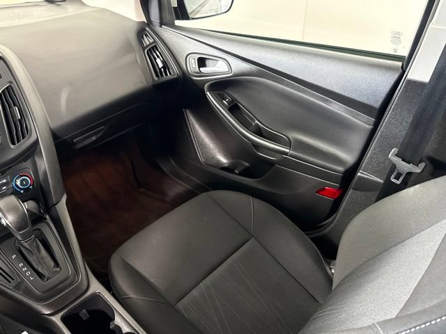 Used 2018 Ford Focus SE FWD image 28