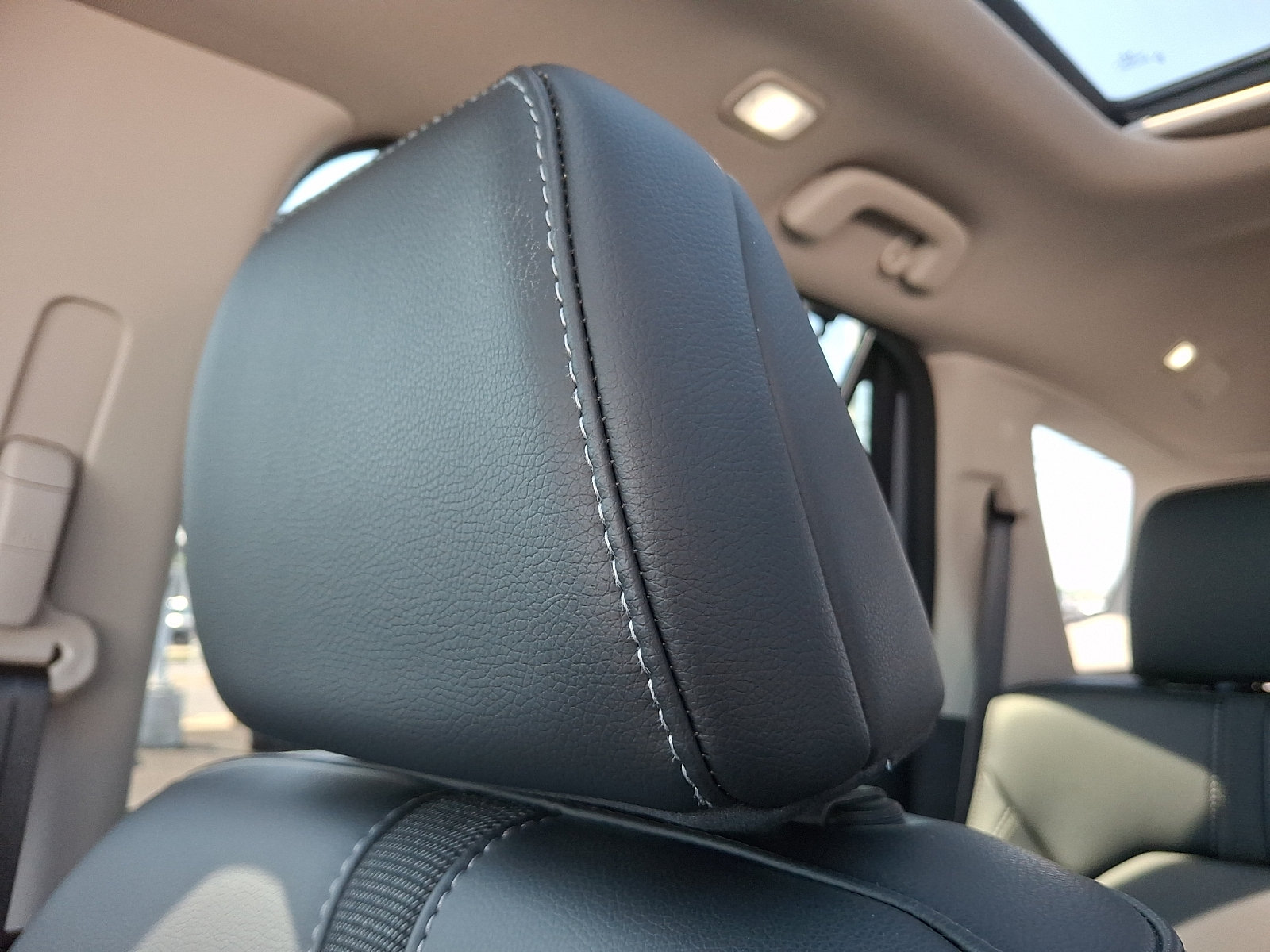 Used 2023 Honda Pilot Touring image 13
