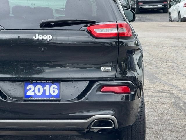 Used 2016 Jeep Cherokee Overland AWD/4WD image 5