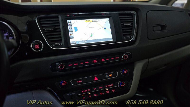 Used 2017 Kia Sedona SX FWD image 19