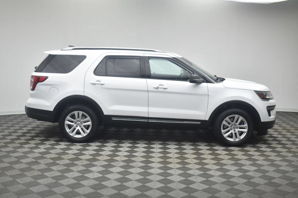 Used 2019 Ford Explorer XLT AWD/4WD image 8