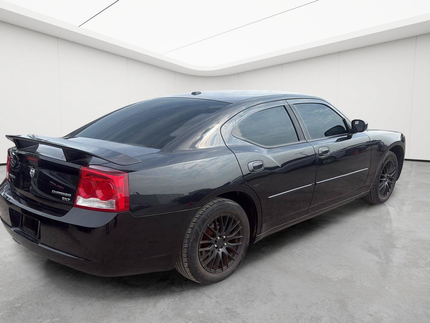 Used 2010 Dodge Charger SXT RWD image 4