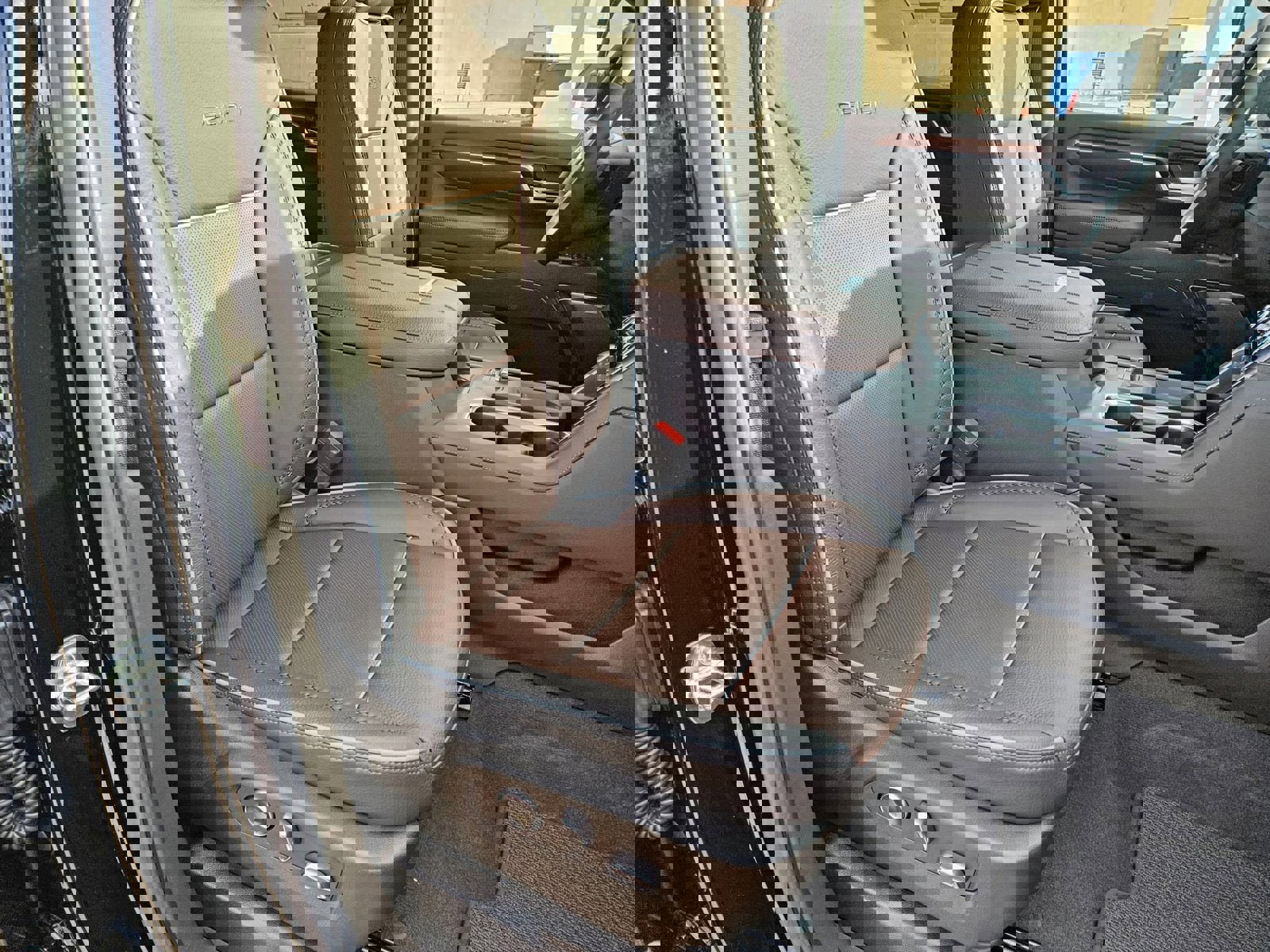 New 2026 GMC Sierra 2500 Denali w/ Denali Reserve Package image 30