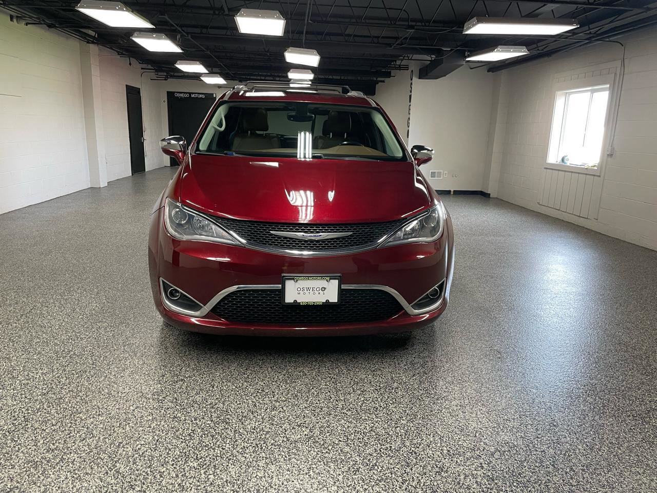 Used 2017 Chrysler Pacifica Limited FWD image 11