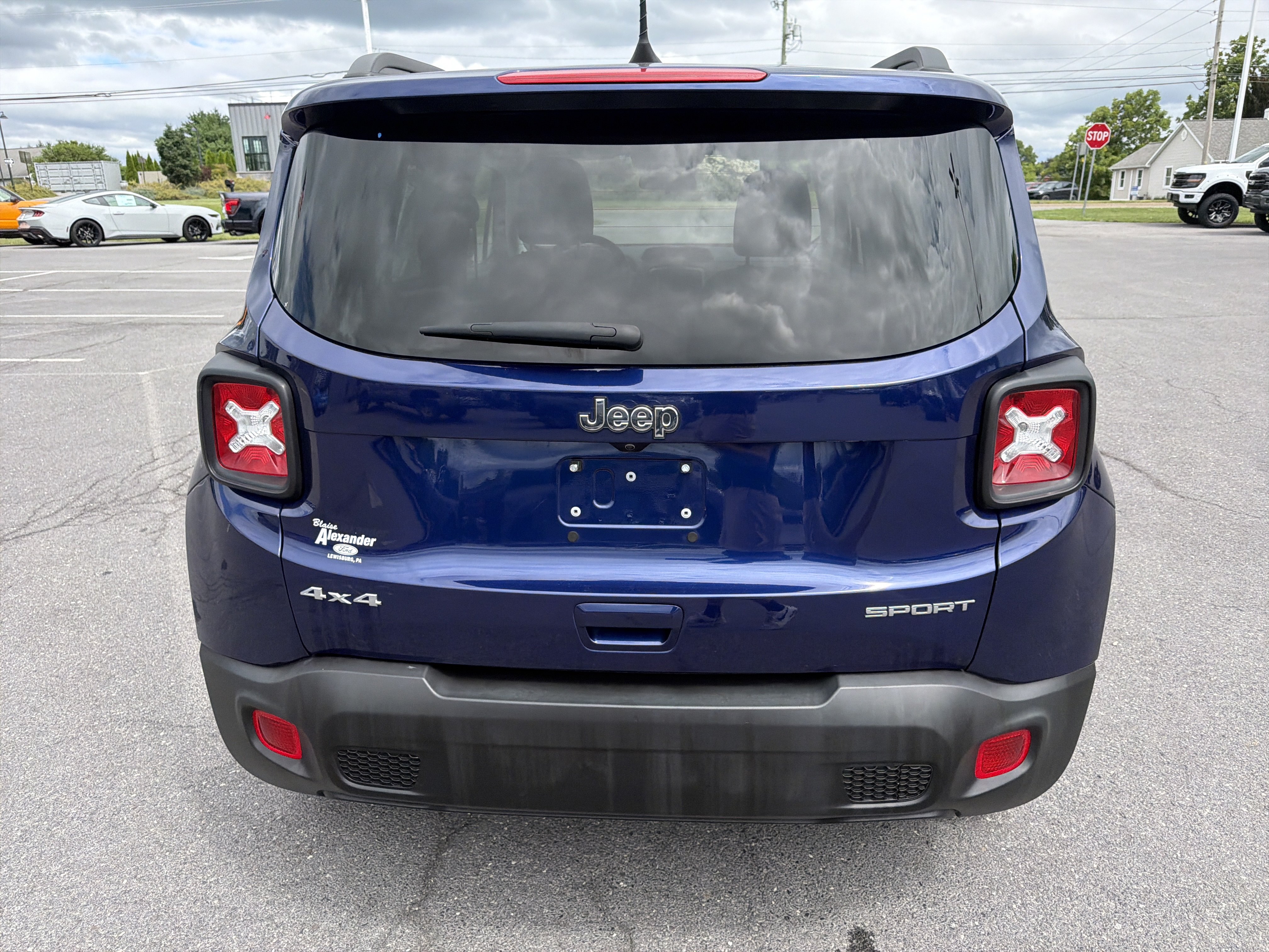 Used 2021 Jeep Renegade Sport w/ Sport Appearance Group AWD/4WD image 4