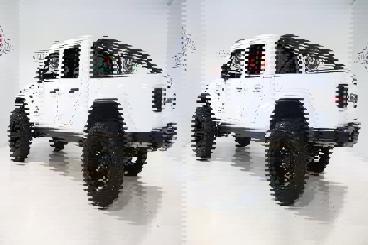 Used 2025 Jeep Gladiator Sport image 10