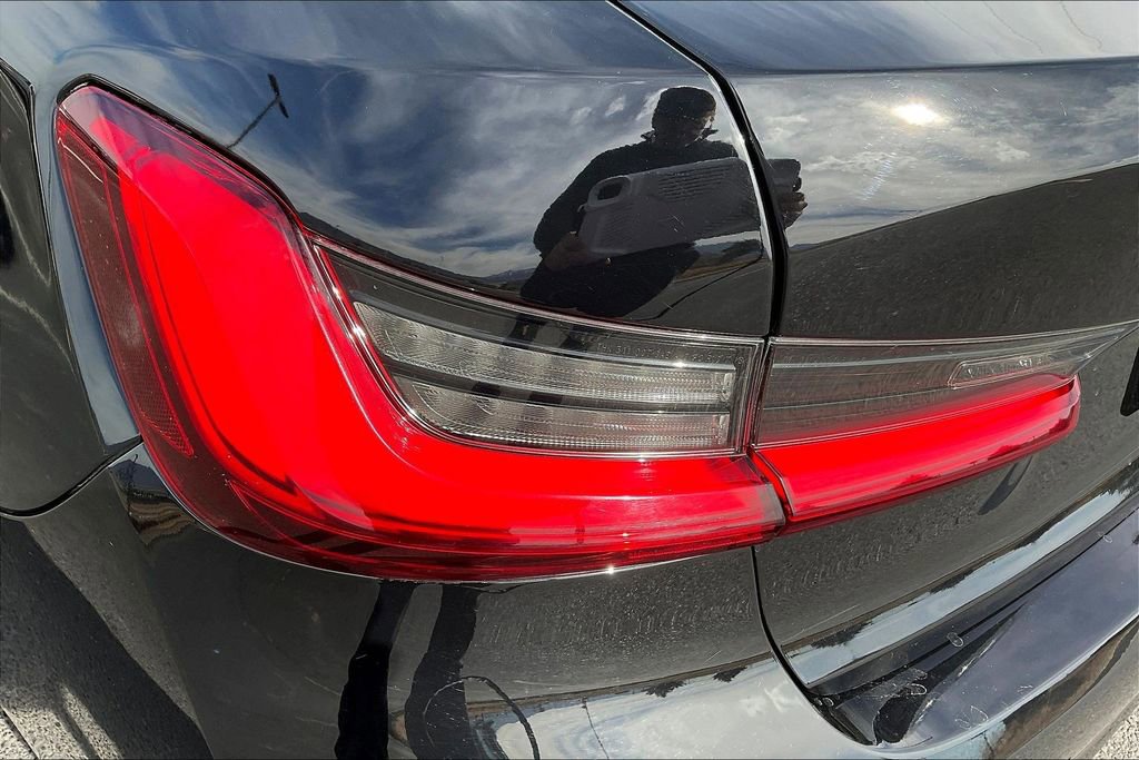Used 2019 BMW 330i xDrive Sedan w/ Convenience Package image 23