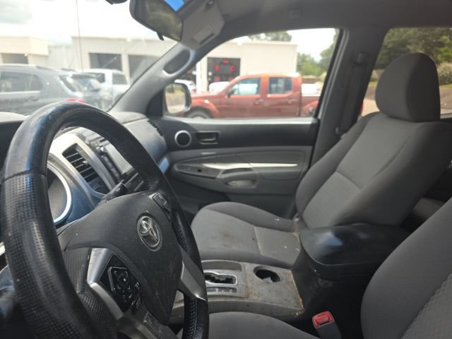 Used 2014 Toyota Tacoma PreRunner w/ SR5 Package RWD image 9