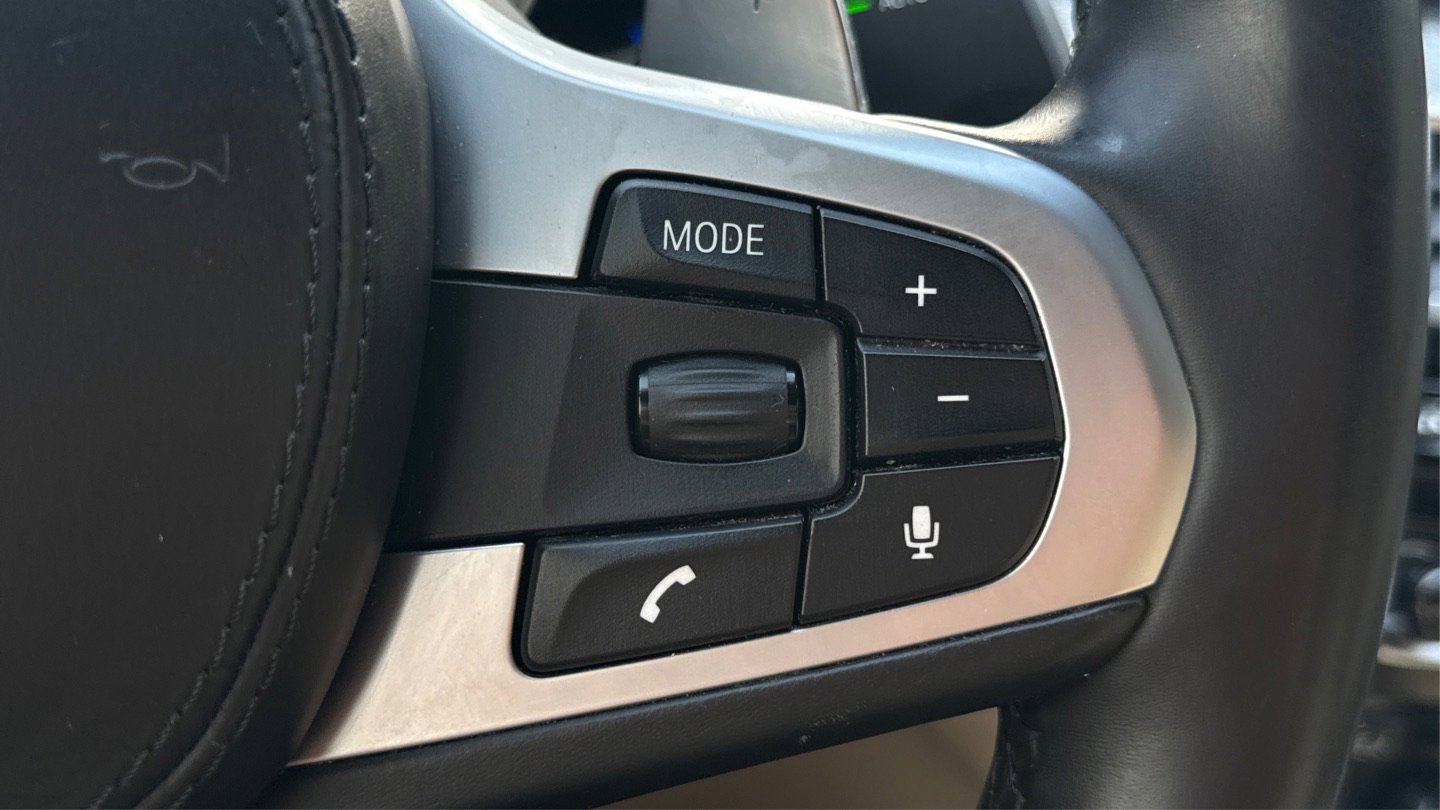 Used 2018 BMW M550i xDrive image 28