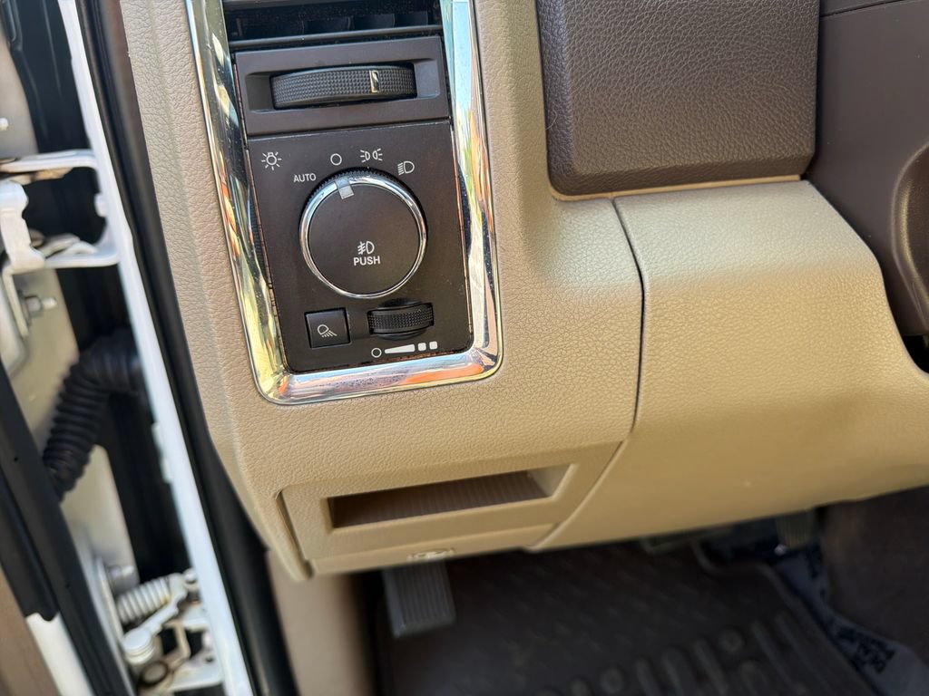 Used 2012 RAM 1500 Laramie AWD/4WD image 27