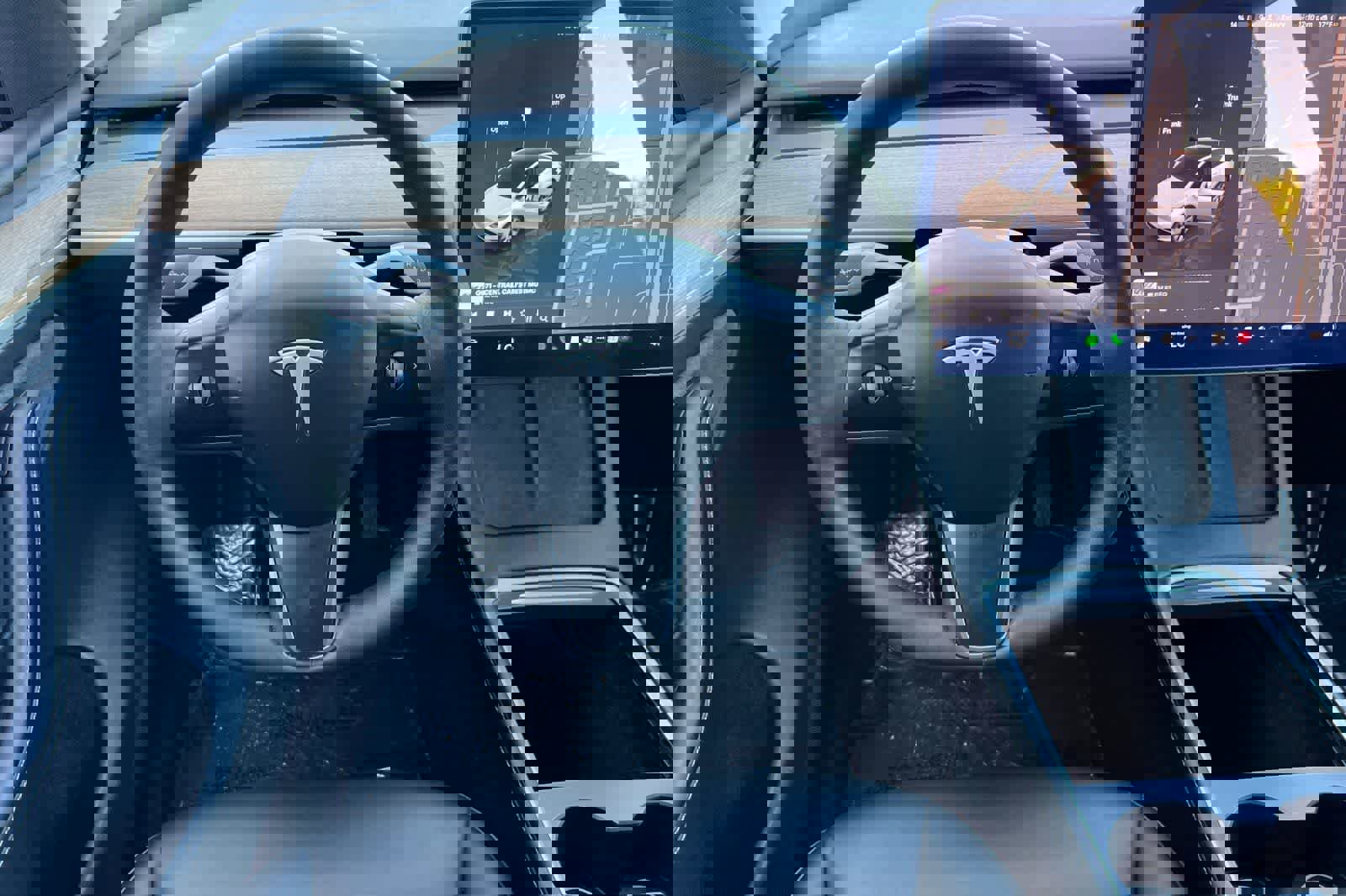 Used 2023 Tesla Model Y Long Range image 16