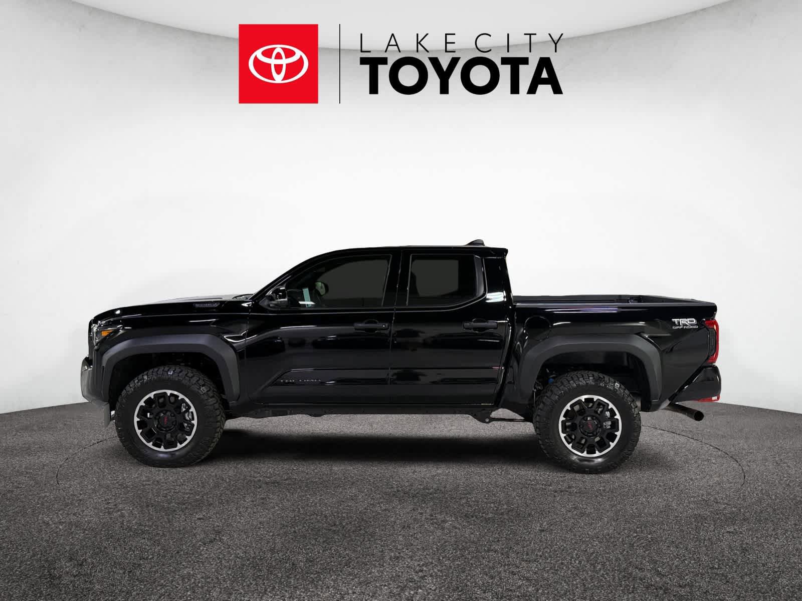 Used 2026 Toyota Tacoma TRD Off-Road w/ TRD Off Road Premium Package AWD/4WD image 3