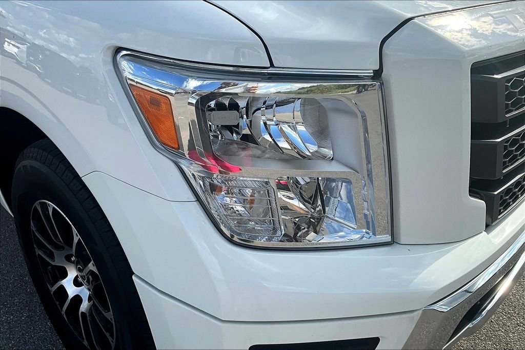 Used 2023 Nissan Titan SV image 37