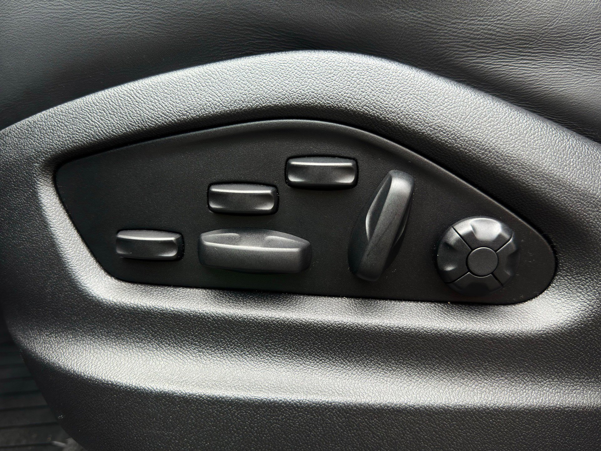 Used 2022 Porsche Cayenne GTS image 57