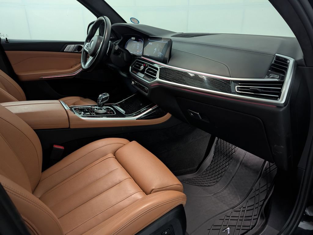 Used 2021 BMW X7 M50i image 38