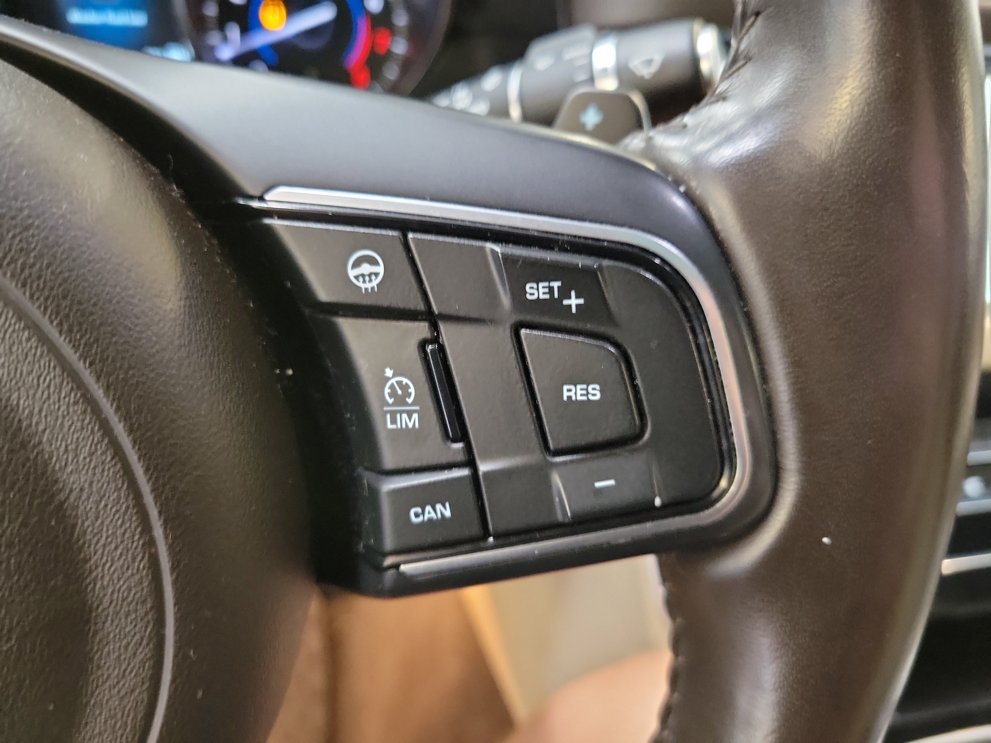 Used 2020 Jaguar XF Premium AWD/4WD image 22