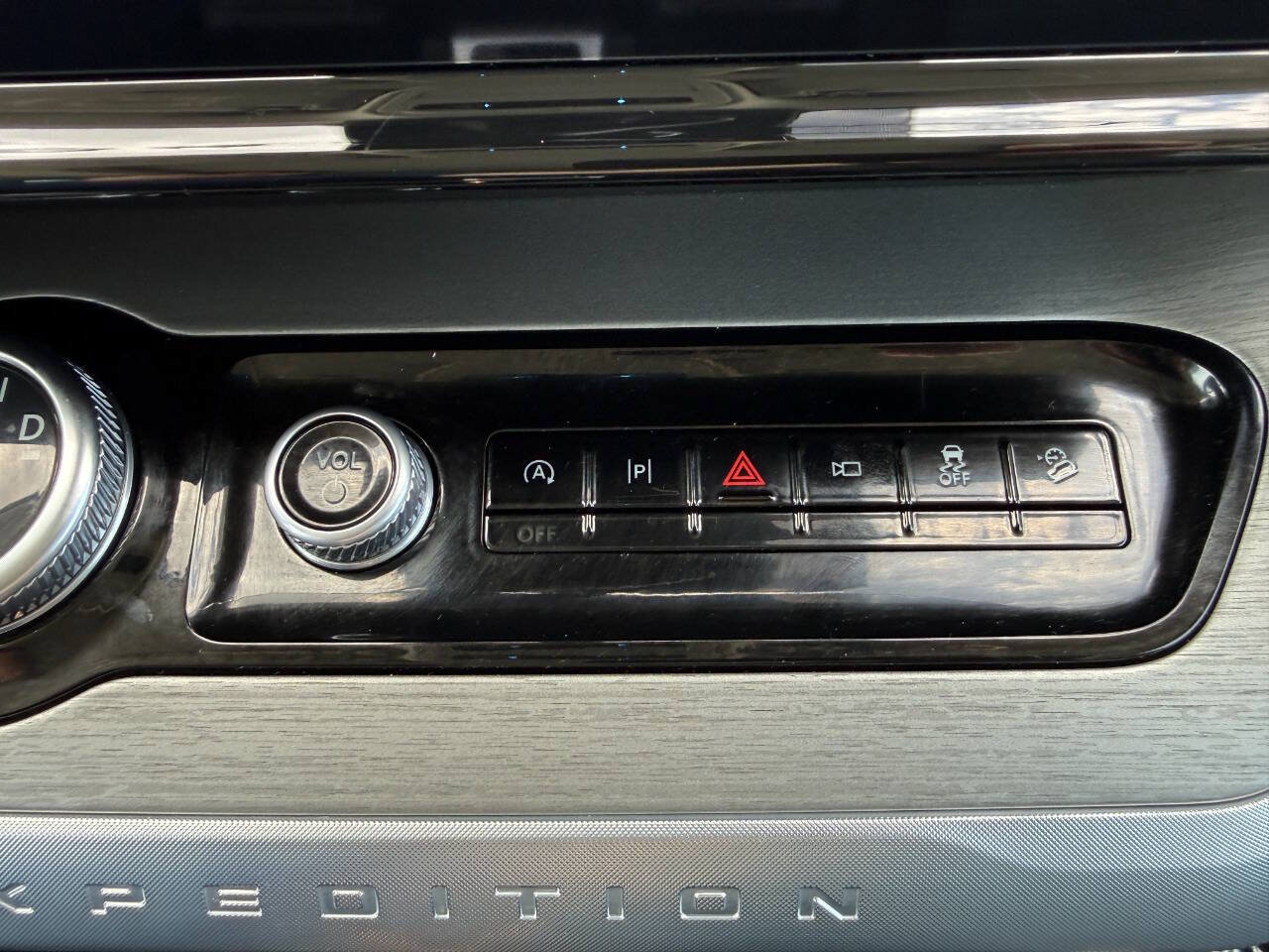 Used 2025 Ford Expedition Max Platinum AWD/4WD image 54