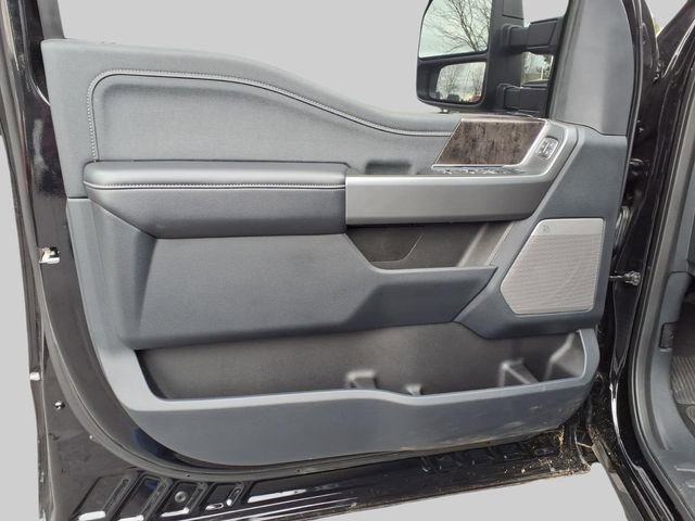 Used 2025 Ford F250 Lariat w/ Black Appearance Package AWD/4WD image 11