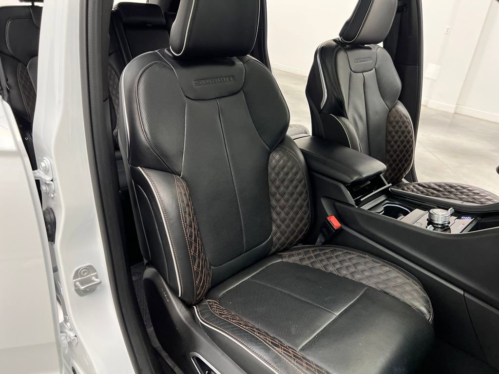 Used 2025 Jeep Grand Cherokee Summit image 23