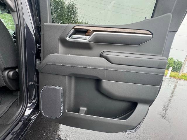 New 2025 GMC Sierra 1500 Elevation image 27