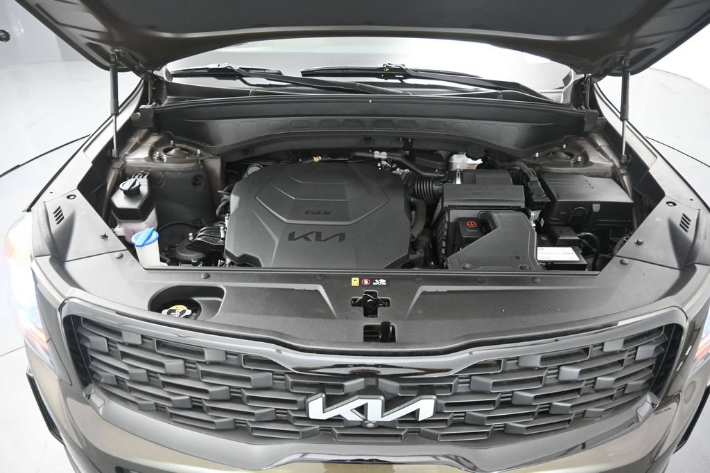 Used 2022 Kia Telluride SX w/ SX Prestige Package AWD/4WD image 9