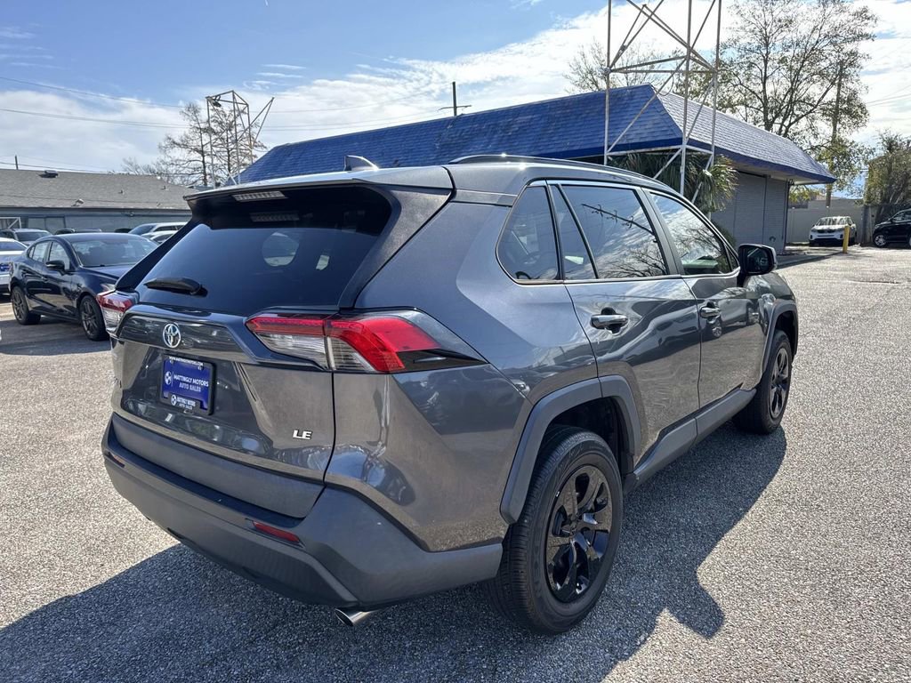 Used 2019 Toyota RAV4 LE image 8