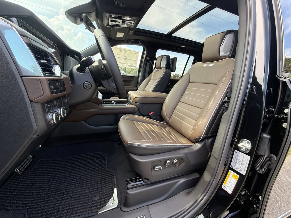 New 2026 GMC Yukon XL Denali Ultimate AWD/4WD image 11