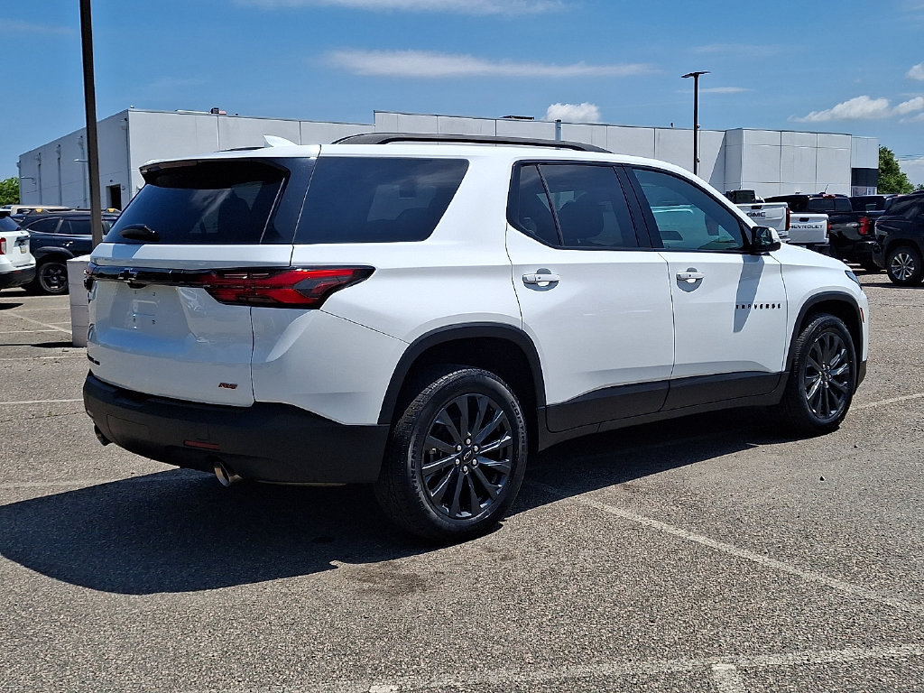 Used 2023 Chevrolet Traverse RS AWD/4WD image 9