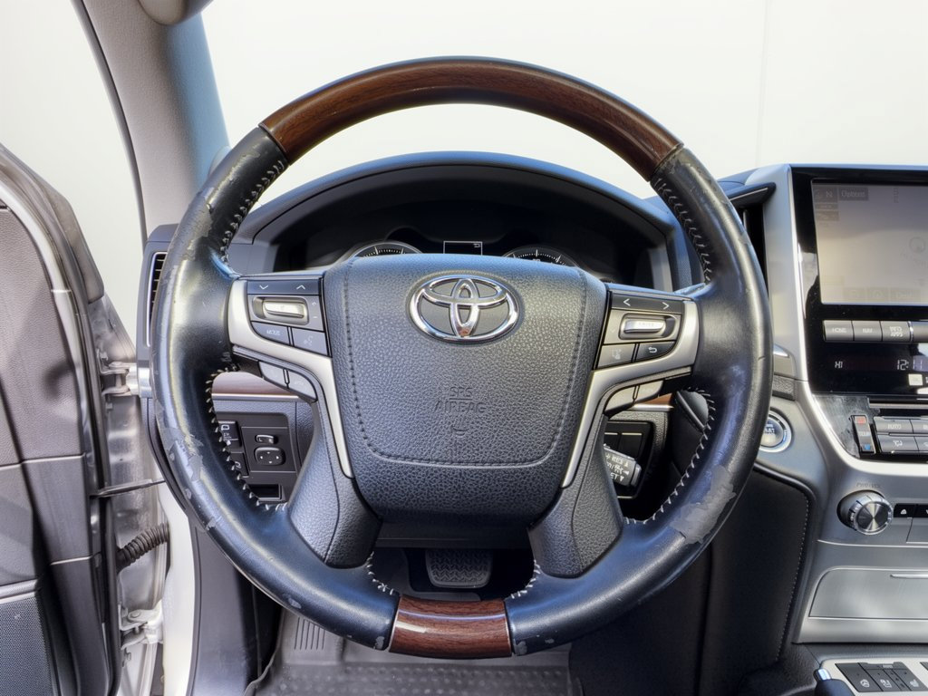 Used 2018 Toyota Land Cruiser AWD/4WD image 10