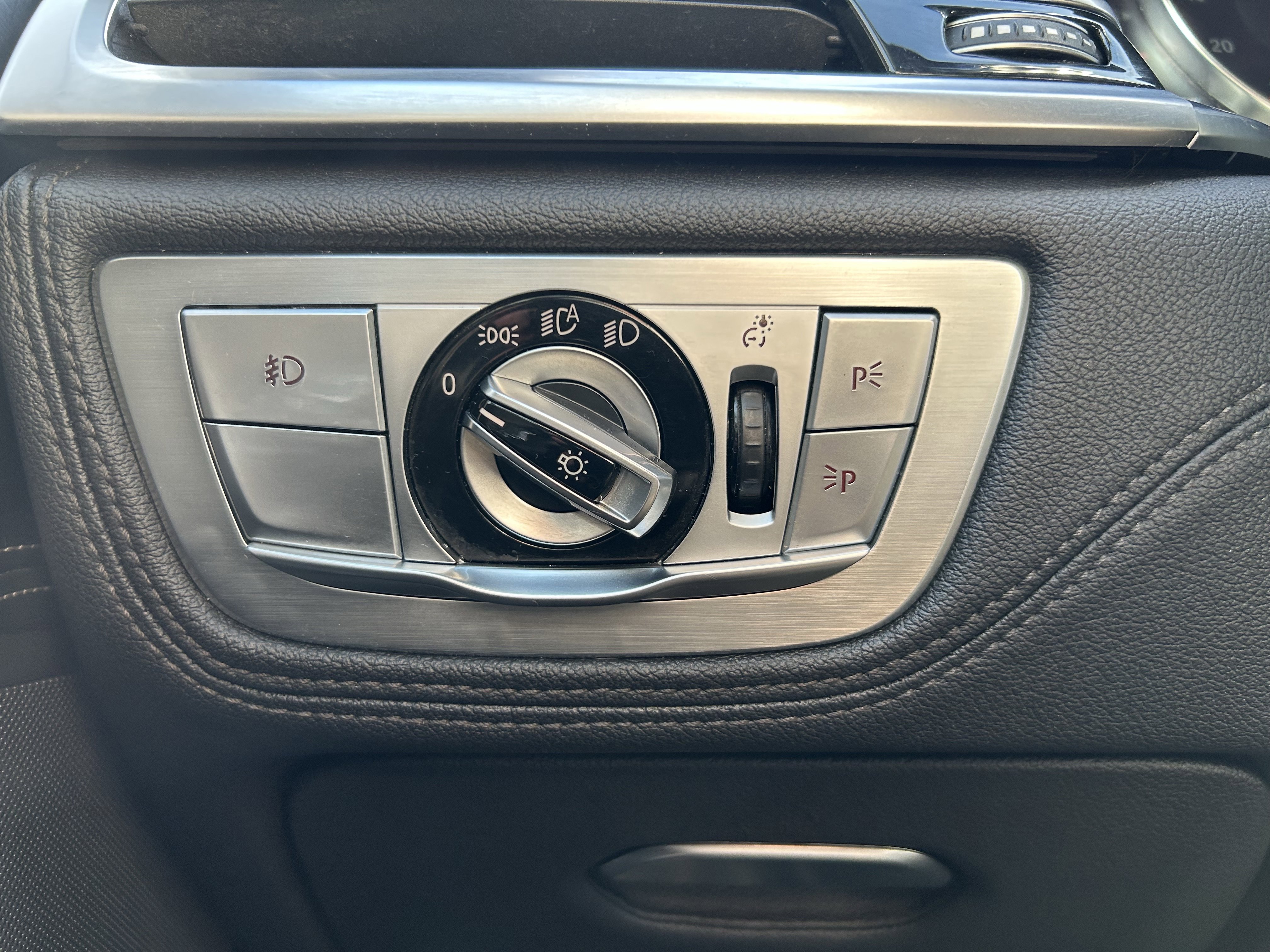 Used 2016 BMW 750i xDrive image 20