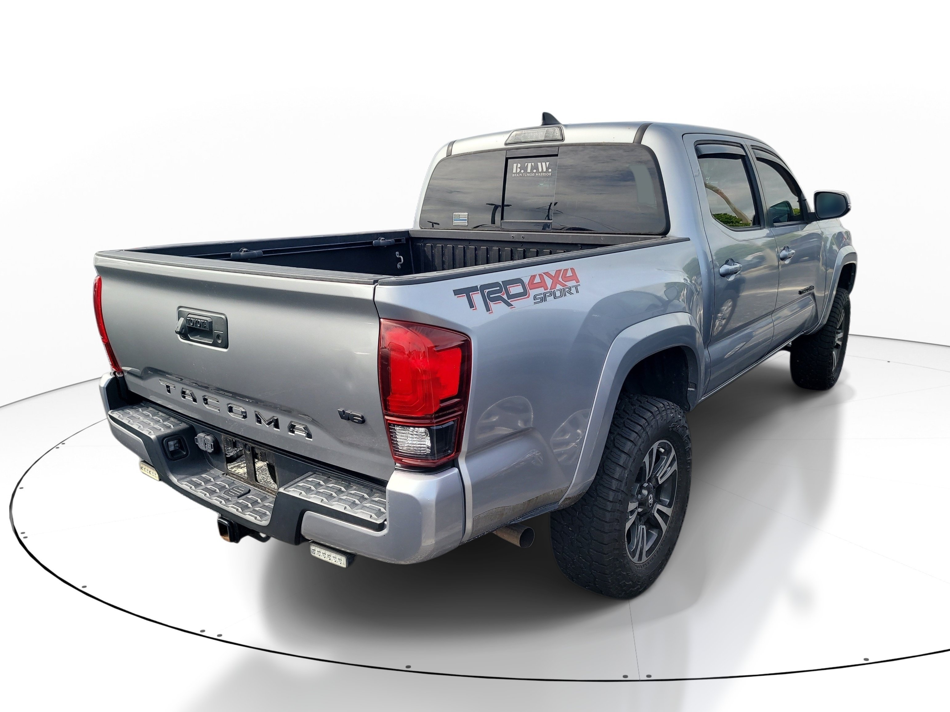 Used 2019 Toyota Tacoma TRD Sport AWD/4WD image 7