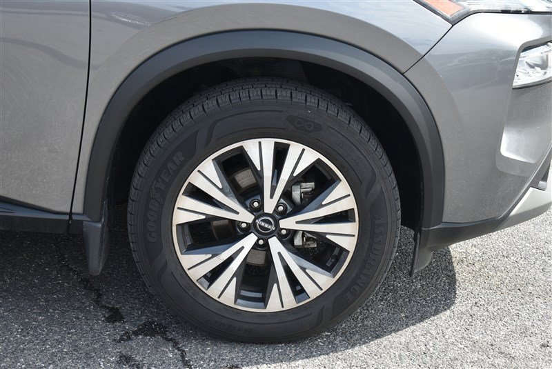 Used 2023 Nissan Rogue SV AWD/4WD image 3