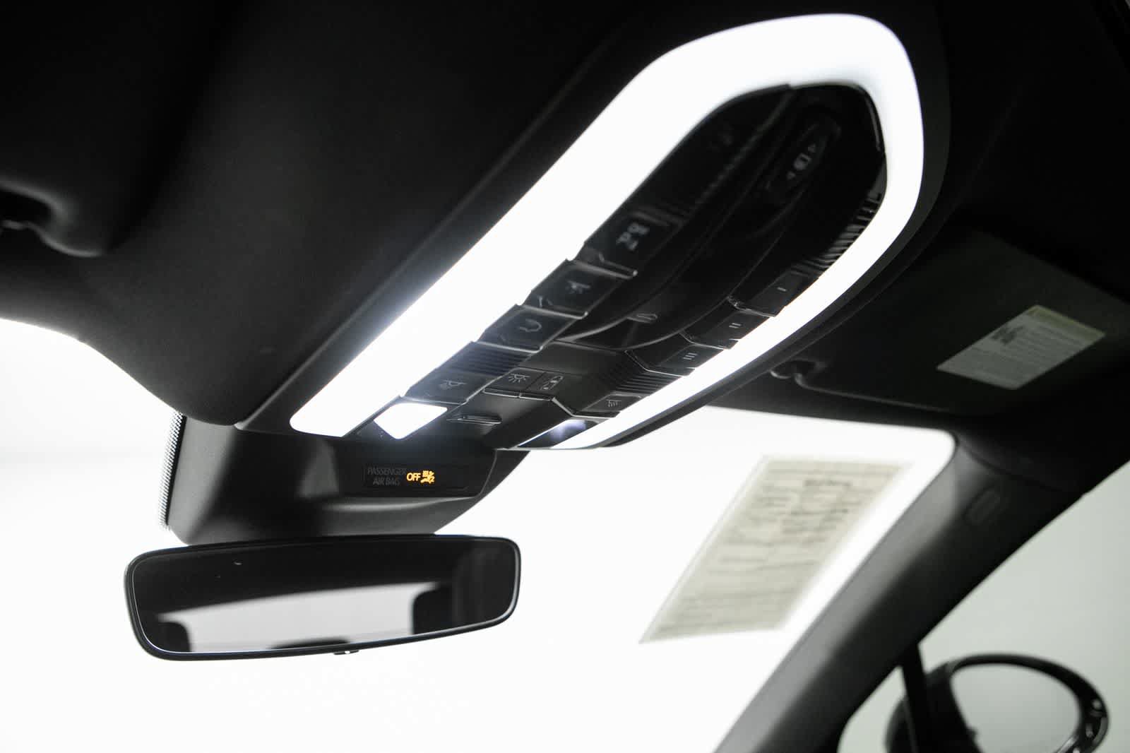 Used 2023 Porsche Macan S AWD/4WD image 28