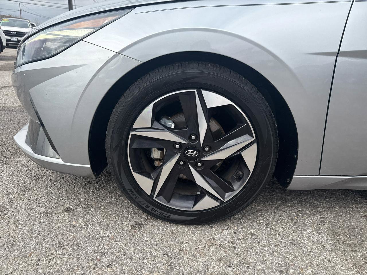 Used 2021 Hyundai Elantra Limited image 28