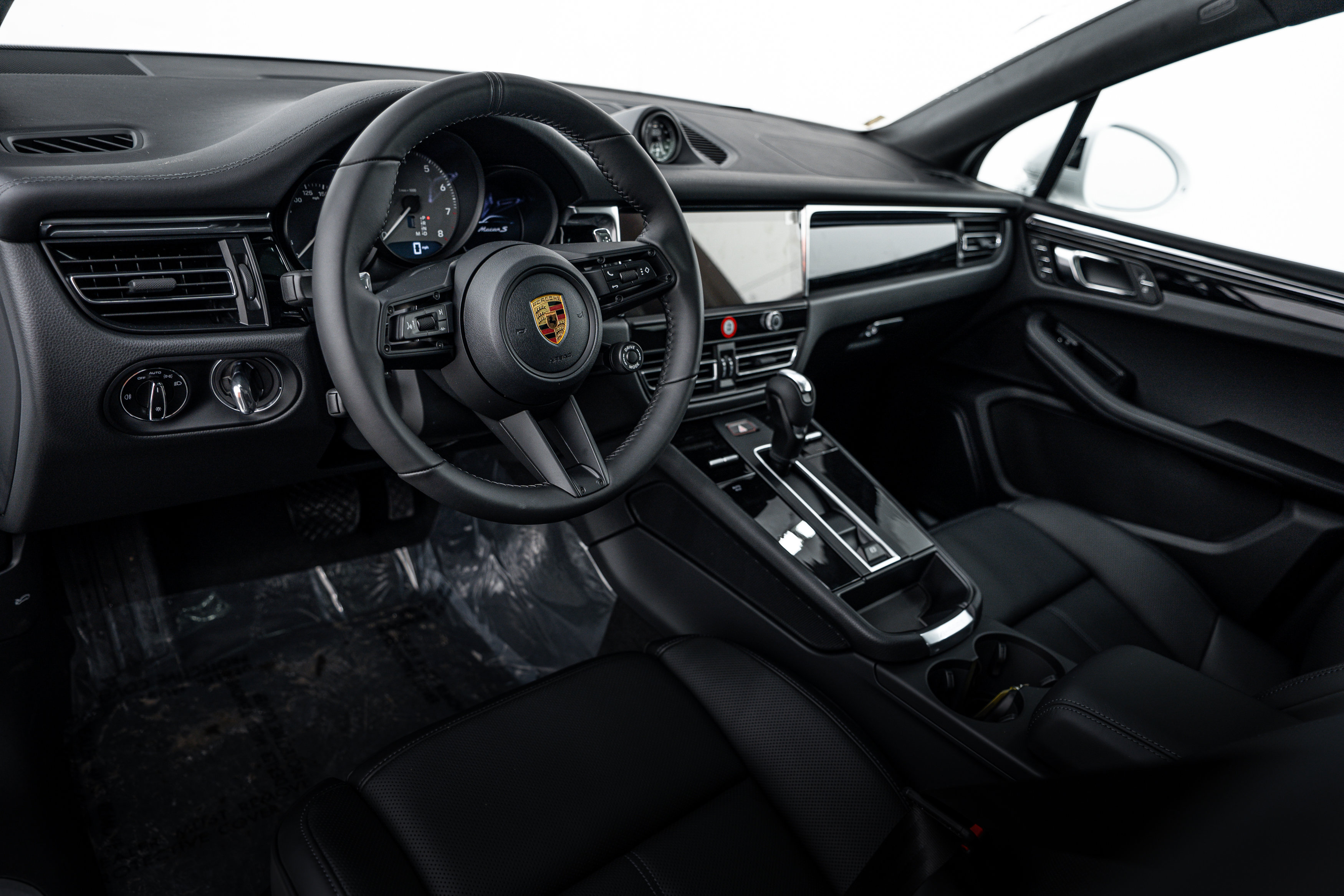 New 2026 Porsche Macan S image 4