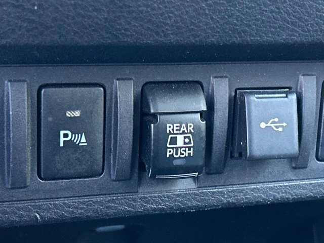 Used 2020 Toyota Tacoma TRD Off-Road w/ Technology Package AWD/4WD image 52
