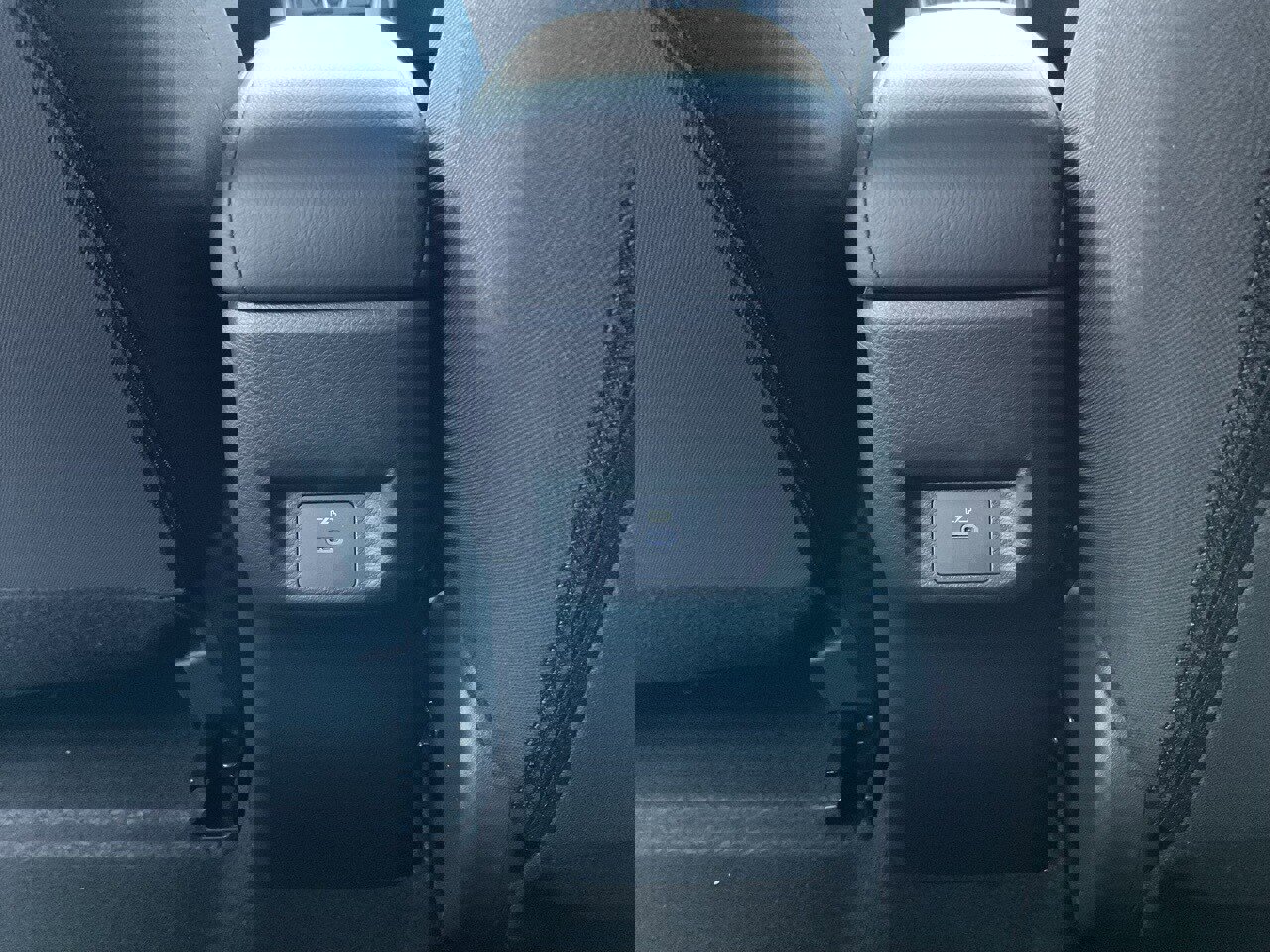 New 2025 Nissan Versa SR w/ Trunk Package image 17