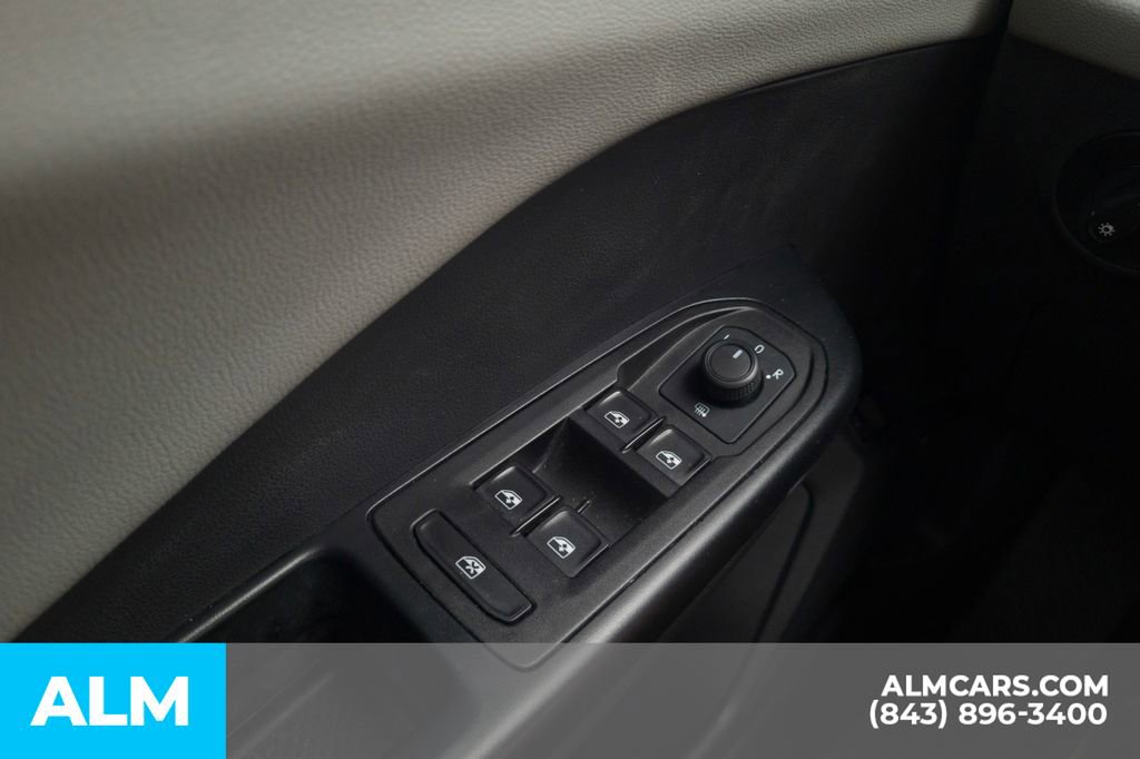 Used 2022 Volkswagen Taos SE image 31