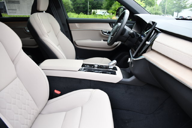 New 2026 Volvo XC90 B6 Plus w/ Protection Package Premier AWD/4WD image 30