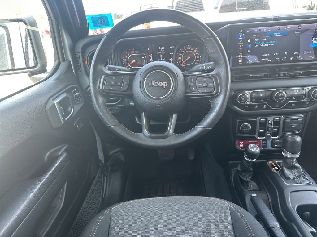 Used 2024 Jeep Gladiator Mojave w/ Technology Group AWD/4WD image 20