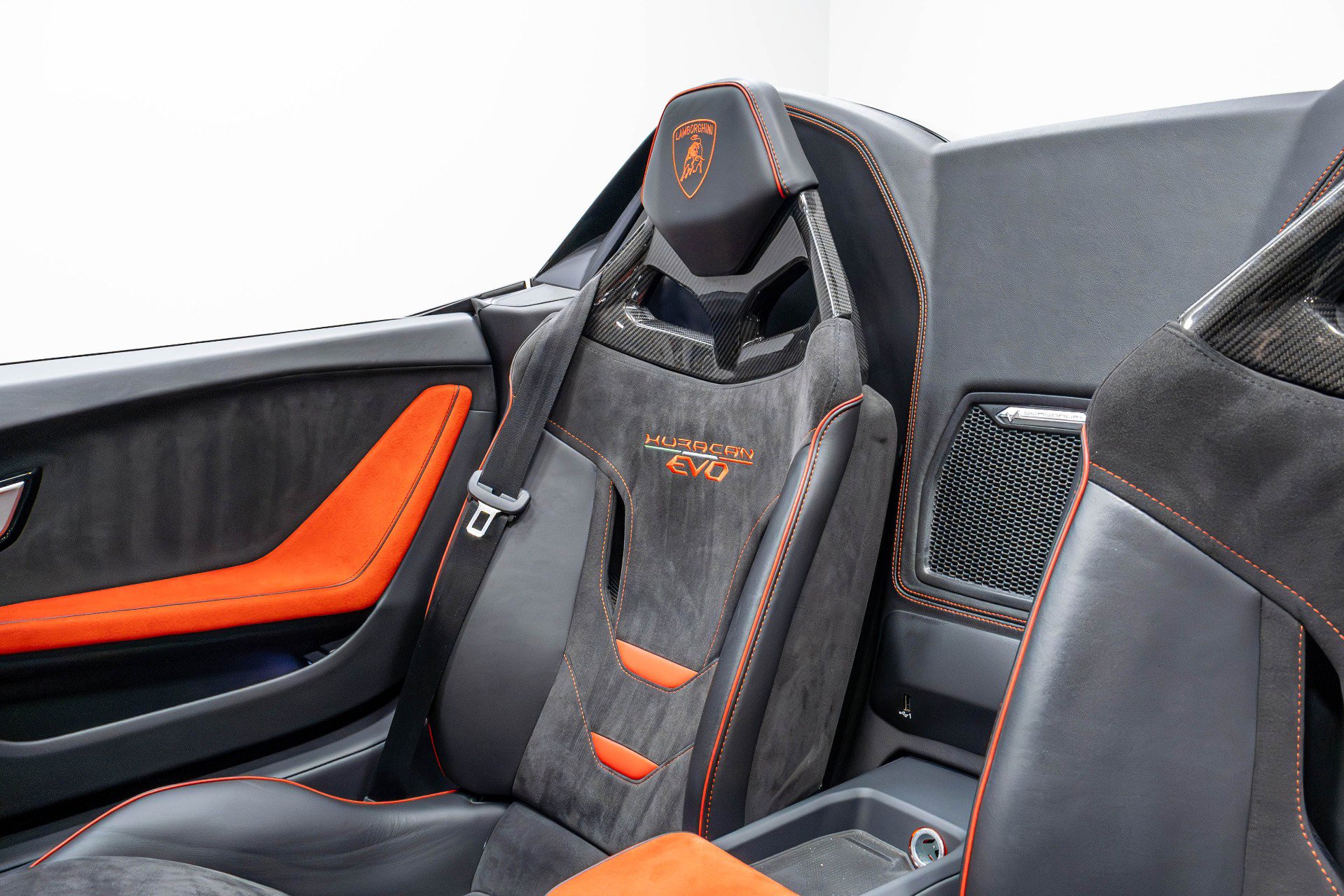 Used 2021 Lamborghini Huracan EVO RWD image 16