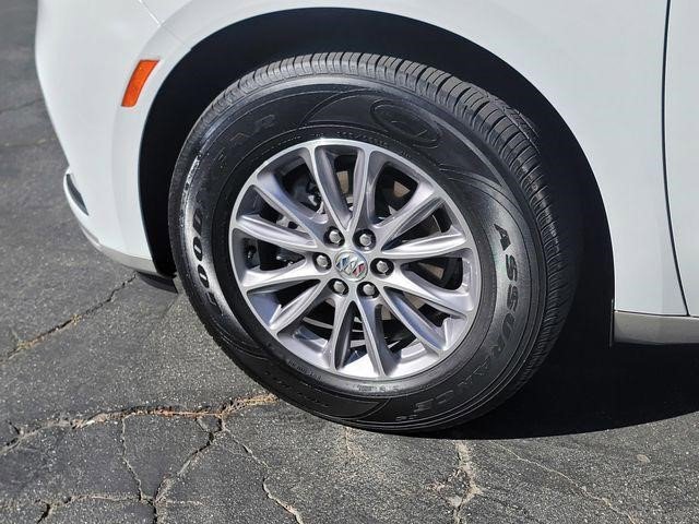 Certified 2023 Buick Enclave Essence image 5