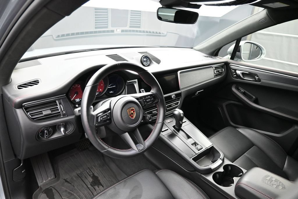 New 2024 Porsche Macan GTS AWD/4WD image 4