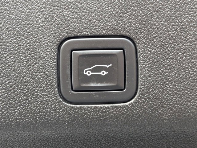 Used 2024 GMC Yukon XL Denali image 14