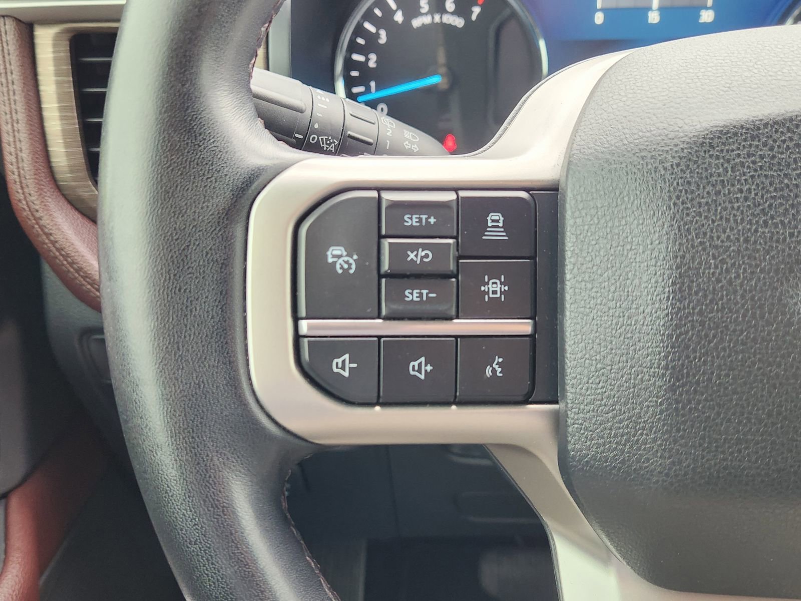 Used 2023 Ford Expedition Limited AWD/4WD image 30