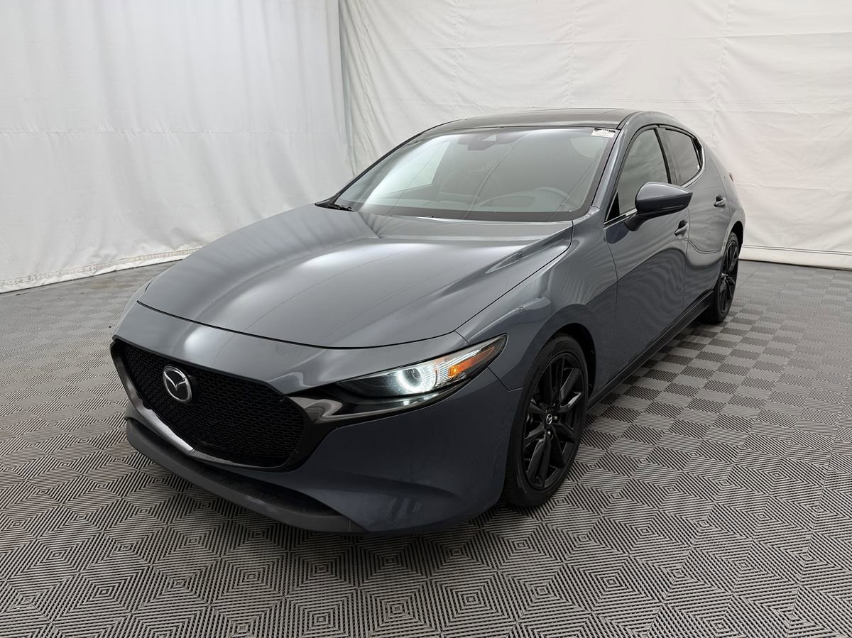 Used 2019 MAZDA MAZDA3 Hatchback w/ Premium Package FWD image 2