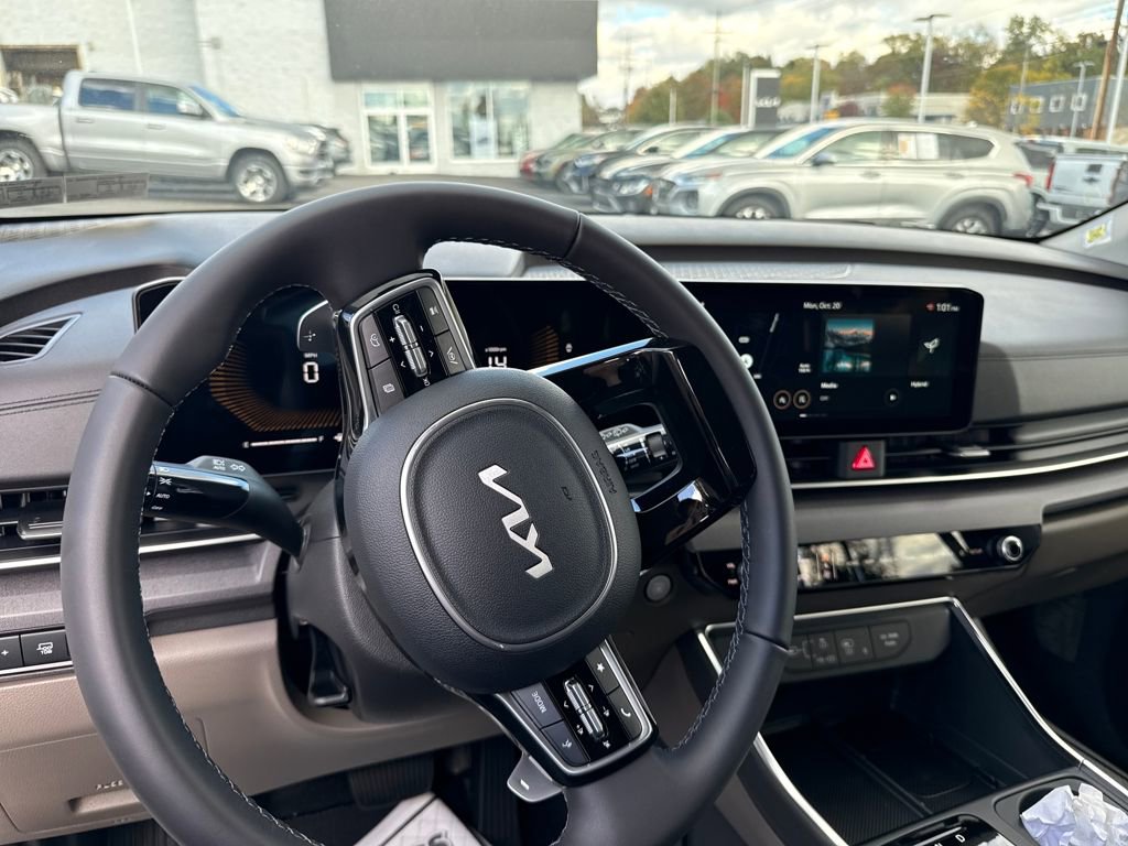 New 2026 Kia Carnival EX image 13