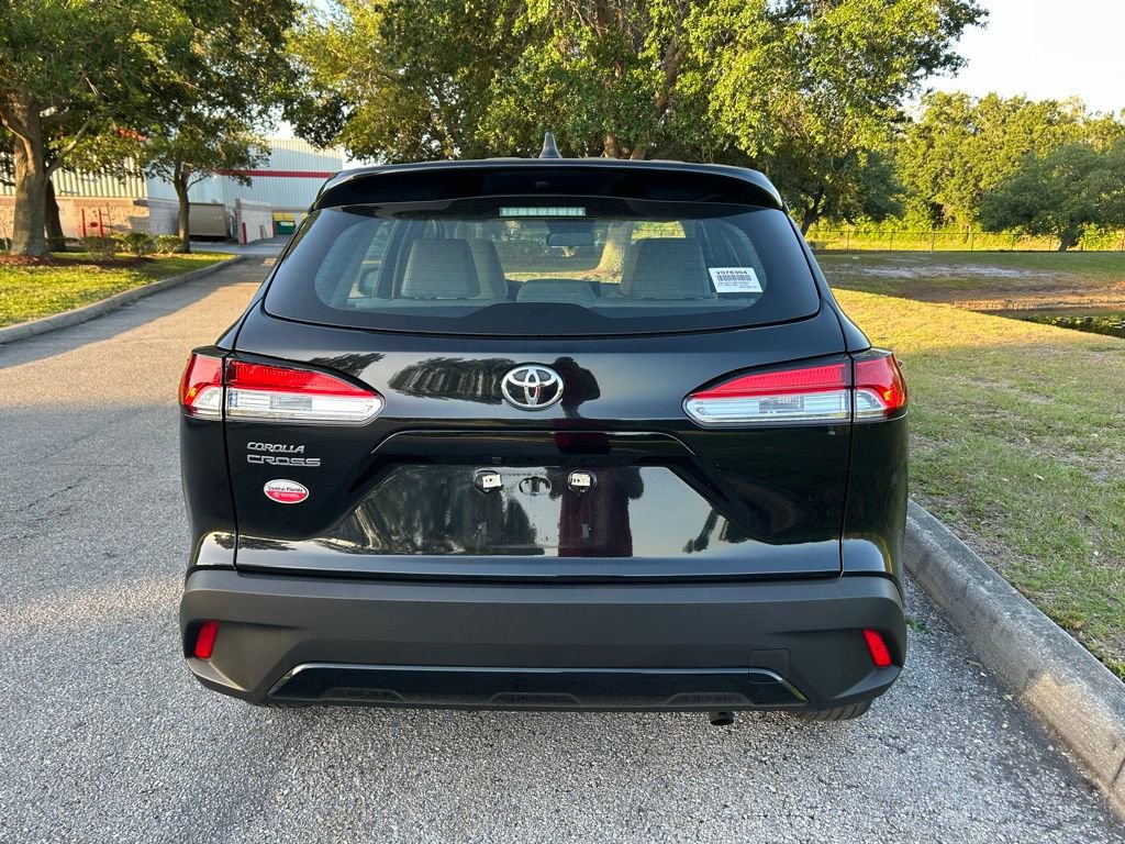 Used 2024 Toyota Corolla Cross L FWD image 4